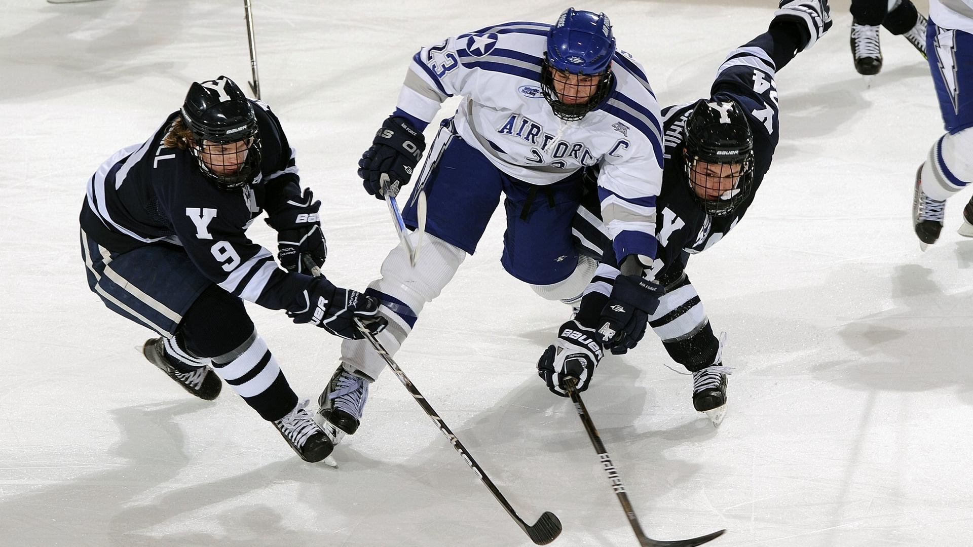 精彩瞬间：比赛中的经典瞬间回顾！，比赛精彩片段